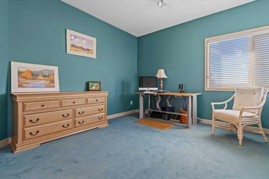 1115 16a Street NW Calgary AB T2N 2C9