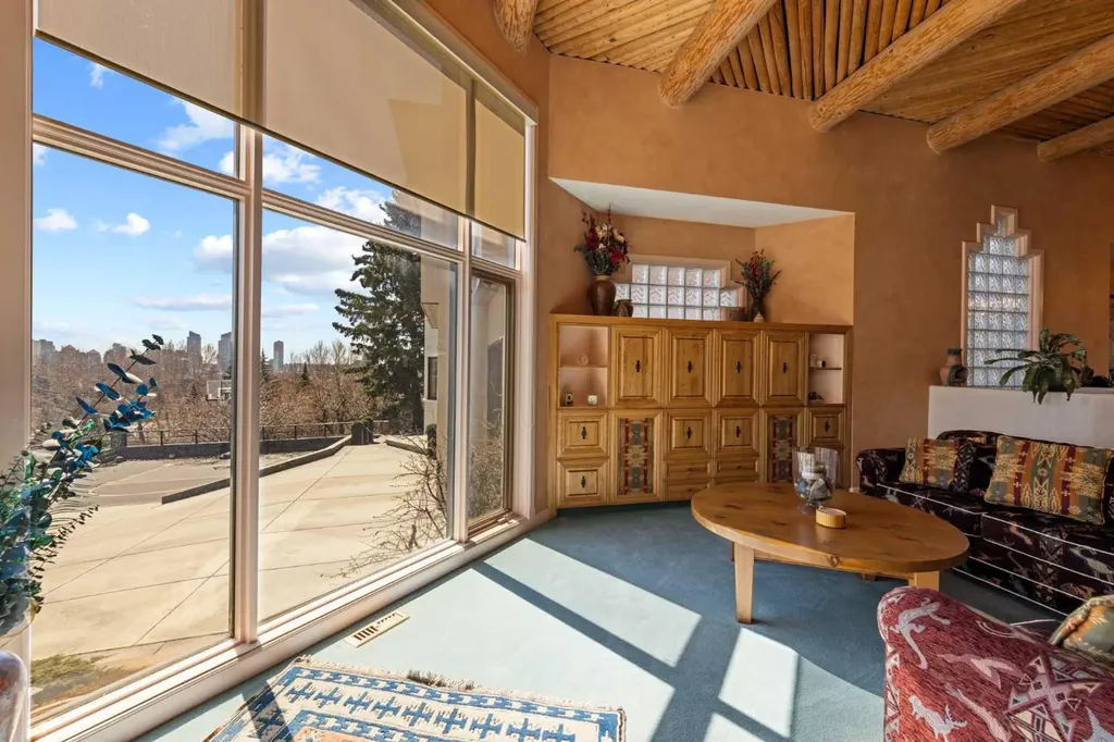 1115 16a Street NW Calgary AB T2N 2C9