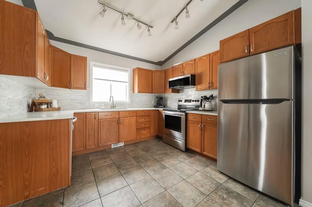 131 Wolff Way Fort Mcmurray AB T9H 5G9