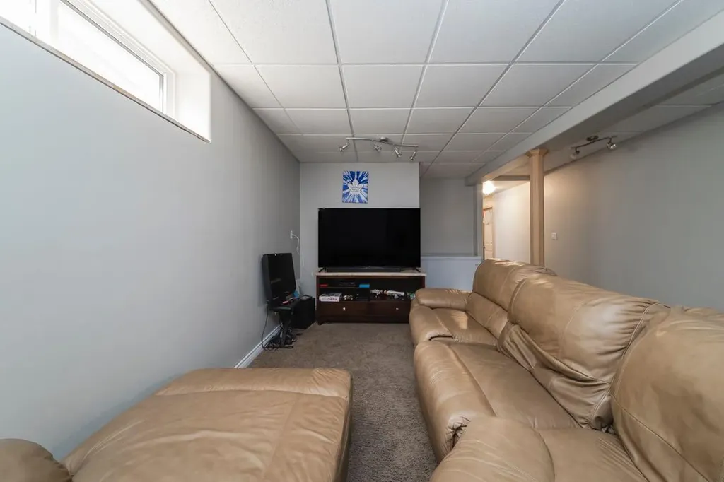 131 Wolff Way Fort Mcmurray AB T9H 5G9