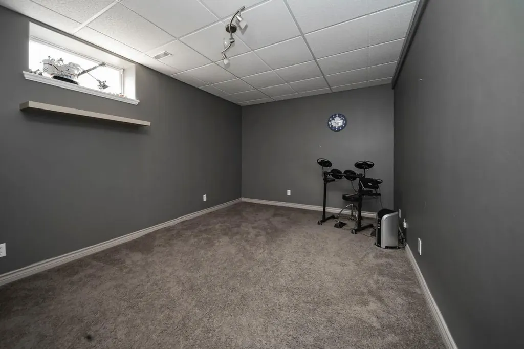 131 Wolff Way Fort Mcmurray AB T9H 5G9