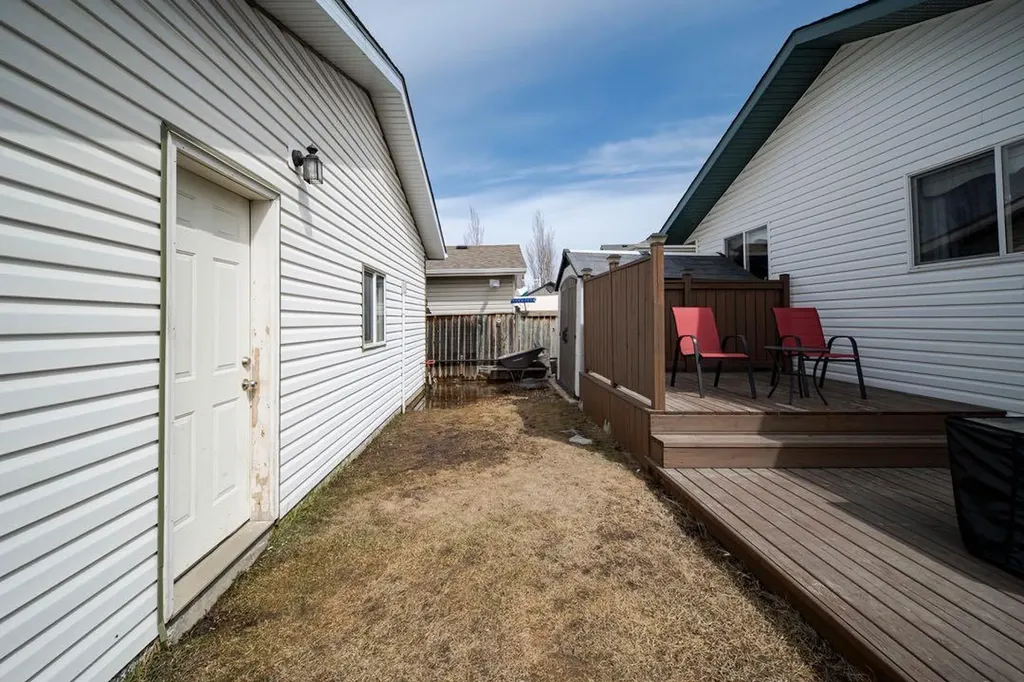 131 Wolff Way Fort Mcmurray AB T9H 5G9