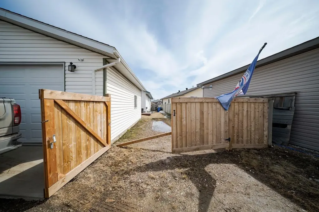 131 Wolff Way Fort Mcmurray AB T9H 5G9