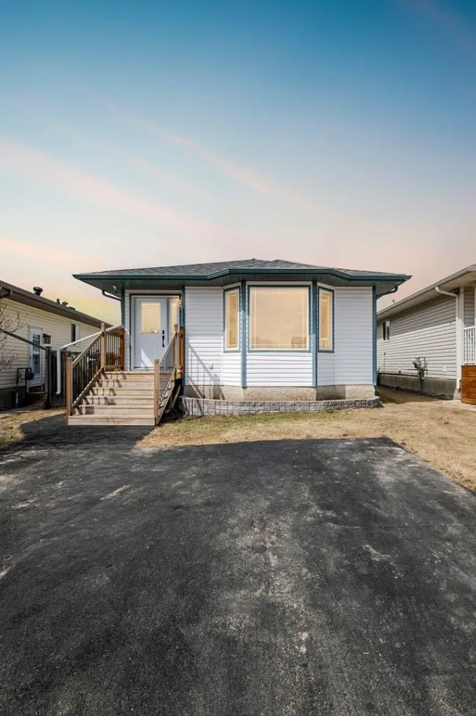 131 Wolff Way Fort Mcmurray AB T9H 5G9