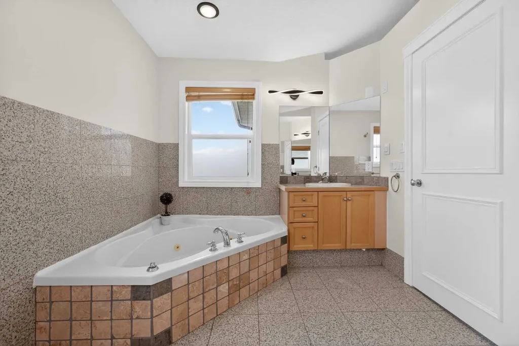 172 Cove Drive Chestermere AB T1X1E5