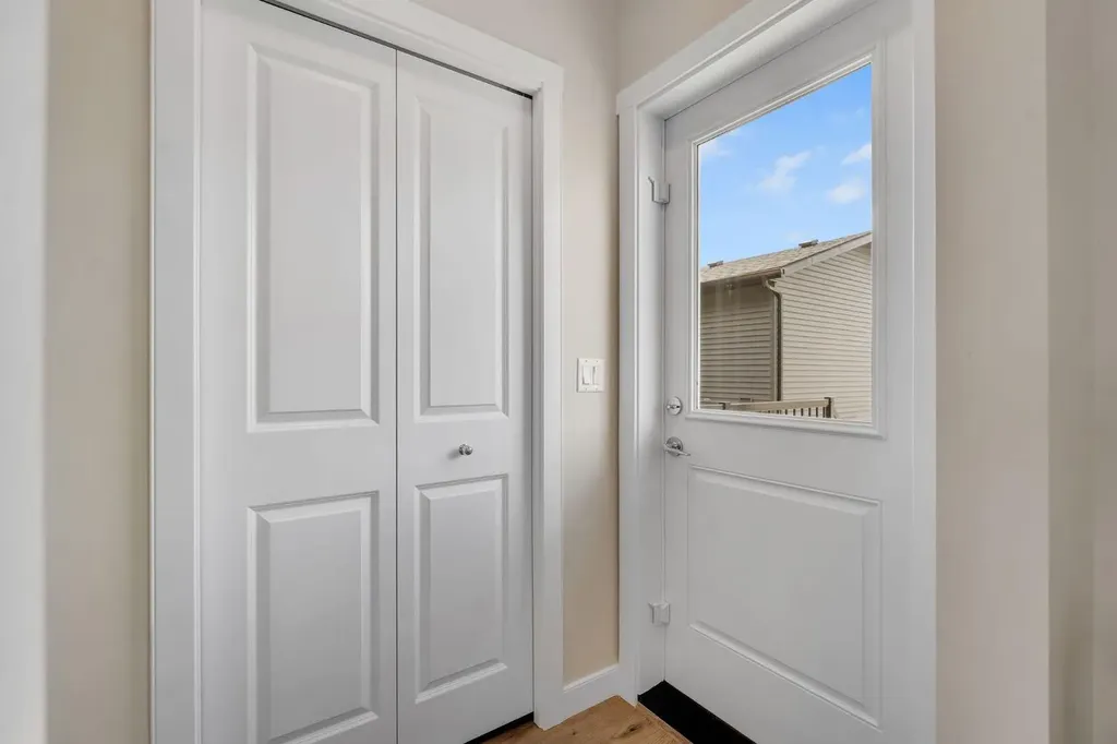 44 Tillotson Loop Okotoks AB T1S 1S5