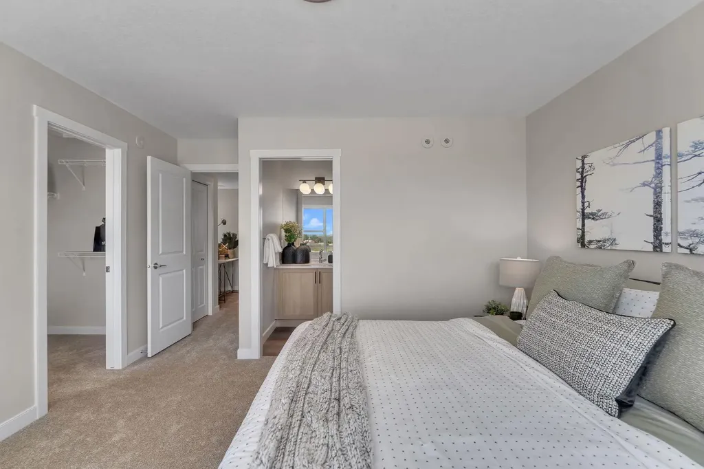 44 Tillotson Loop Okotoks AB T1S 1S5