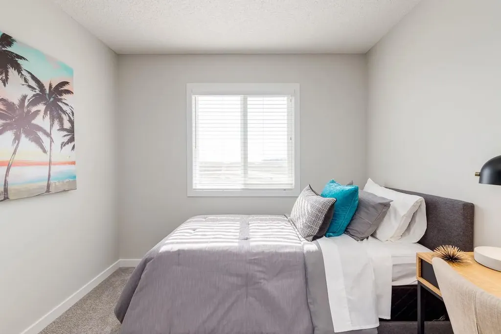 44 Tillotson Loop Okotoks AB T1S 1S5