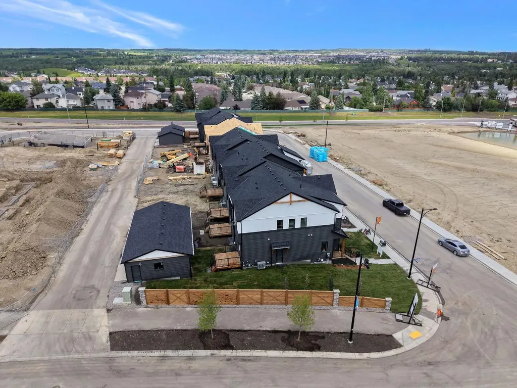 44 Tillotson Loop Okotoks AB T1S 1S5