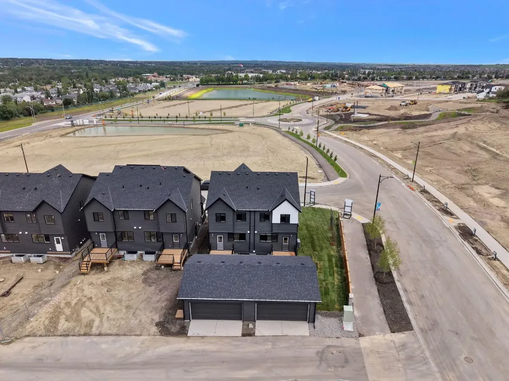 44 Tillotson Loop Okotoks AB T1S 1S5