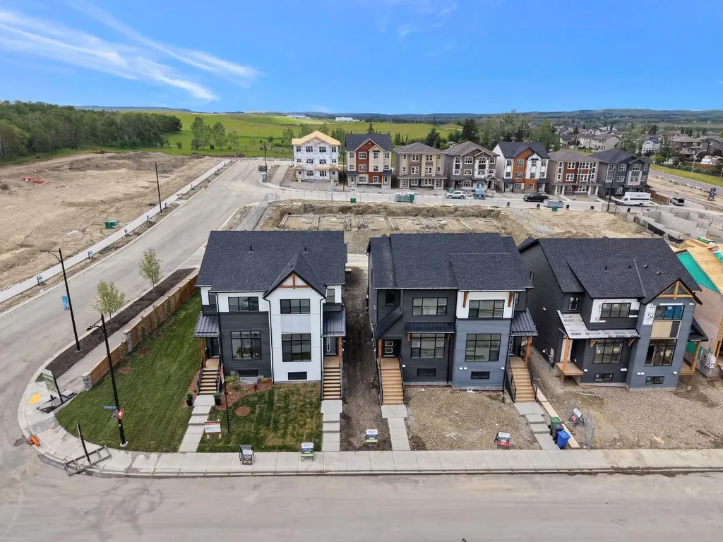 44 Tillotson Loop Okotoks AB T1S 1S5