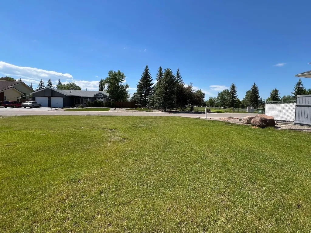 105 Fairway Drive Coaldale AB T1M 1H1