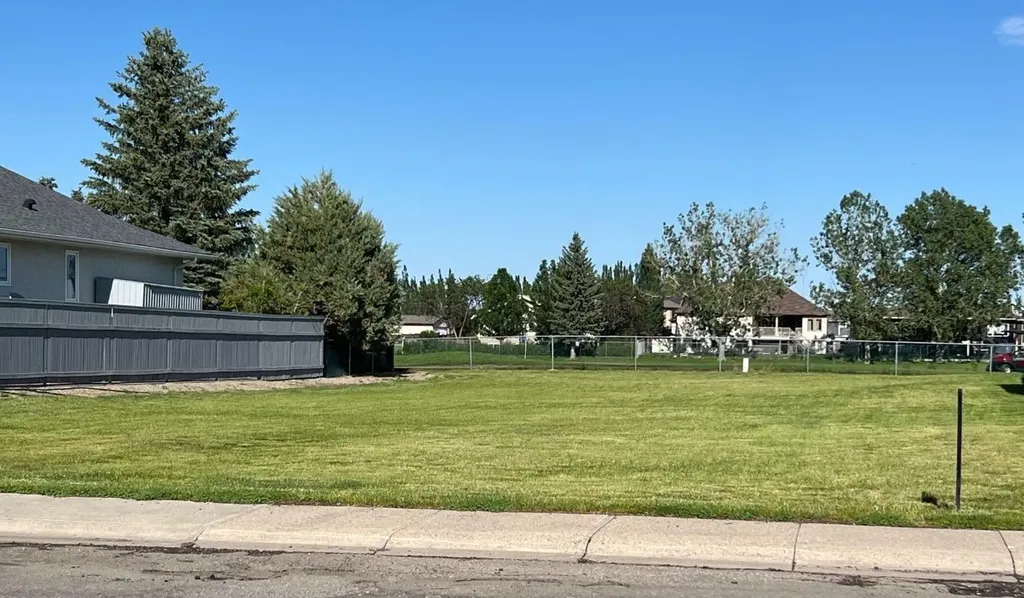 105 Fairway Drive Coaldale AB T1M 1H1