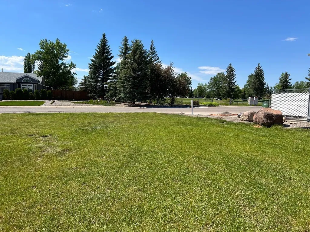 105 Fairway Drive Coaldale AB T1M 1H1