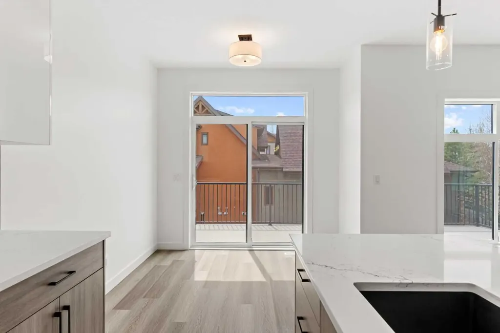 2231 81 Street SW Calgary AB T3H3V9