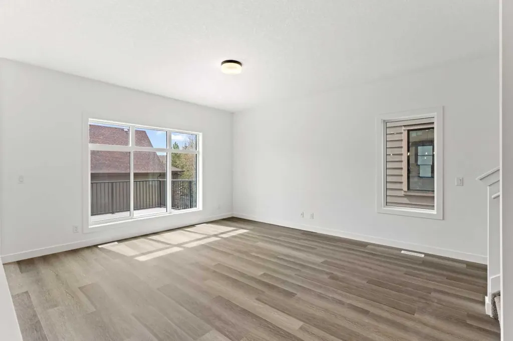 2231 81 Street SW Calgary AB T3H3V9