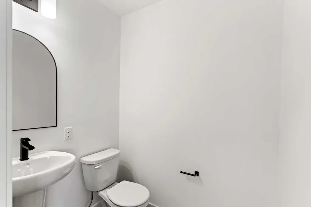 2231 81 Street SW Calgary AB T3H3V9