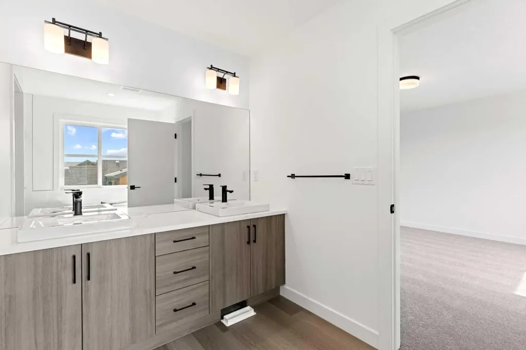 2231 81 Street SW Calgary AB T3H3V9