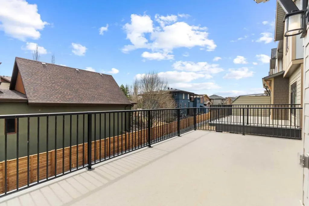 2231 81 Street SW Calgary AB T3H3V9