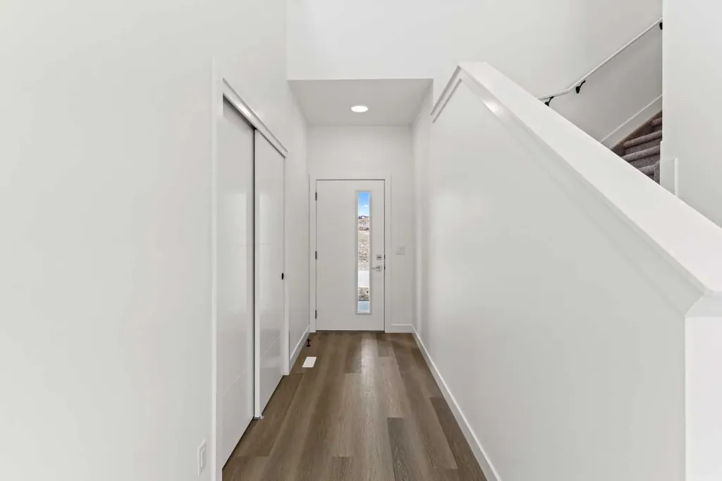 2231 81 Street SW Calgary AB T3H3V9