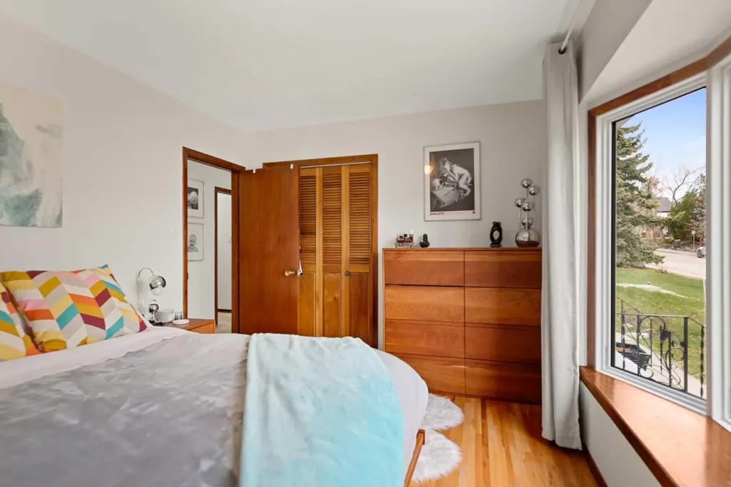 2915 13 Avenue NW Calgary AB T2N 1M1