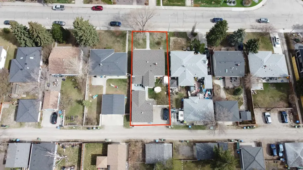 2915 13 Avenue NW Calgary AB T2N 1M1