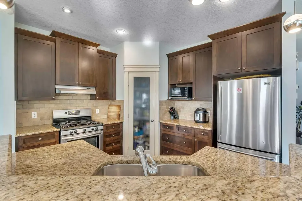 156 Bishop Crescent NW Langdon AB T0J1X2