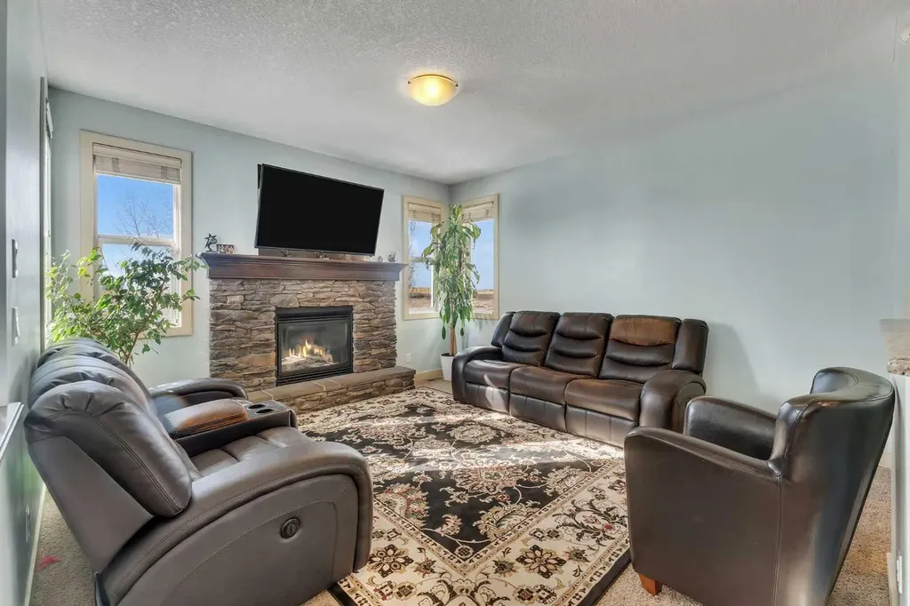 156 Bishop Crescent NW Langdon AB T0J1X2