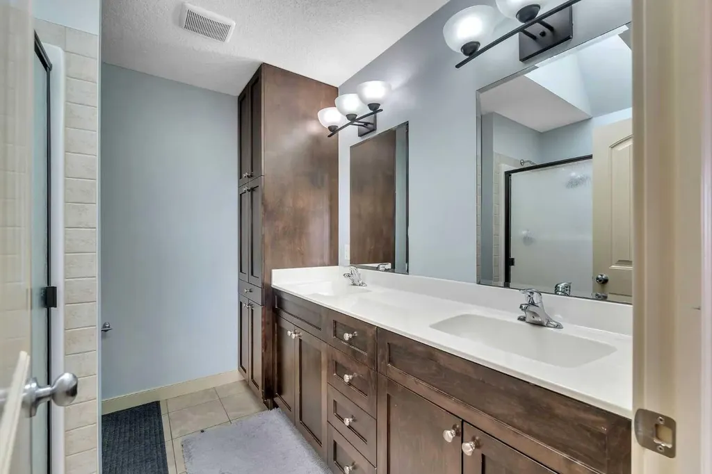 156 Bishop Crescent NW Langdon AB T0J1X2