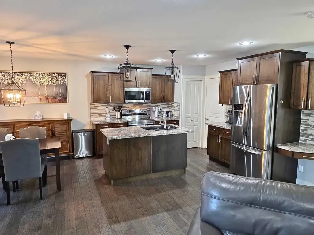 210 Viscount Drive Red Deer AB T4R 0M7