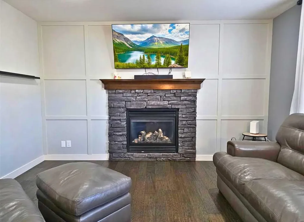 210 Viscount Drive Red Deer AB T4R 0M7