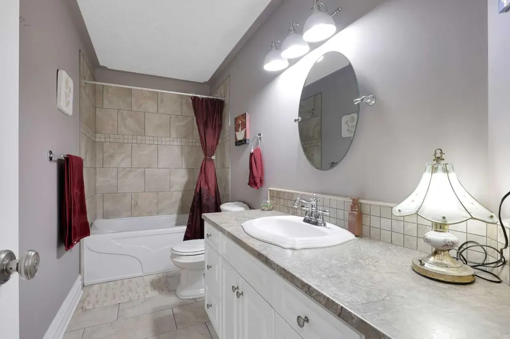 21 Rosedale Avenue Rural Lacombe County AB T4L 1Y4