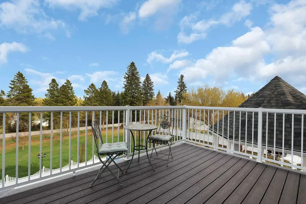 21 Rosedale Avenue Rural Lacombe County AB T4L 1Y4