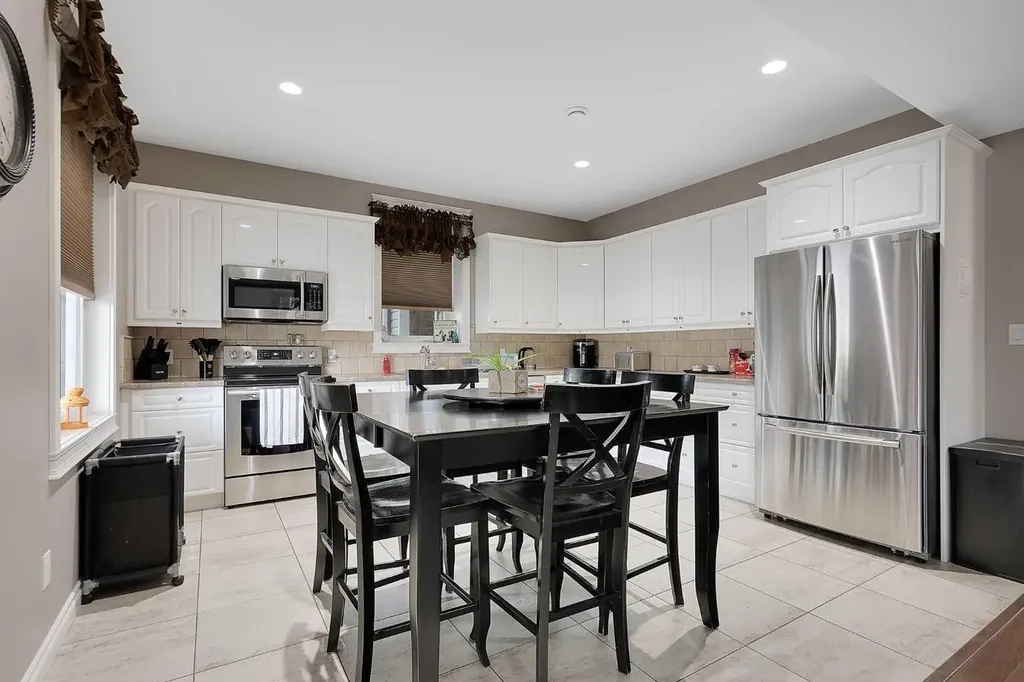 21 Rosedale Avenue Rural Lacombe County AB T4L 1Y4