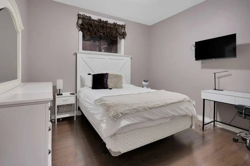 21 Rosedale Avenue Rural Lacombe County AB T4L 1Y4