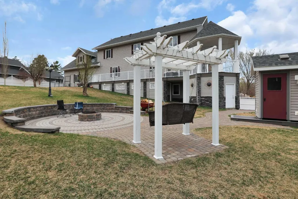 21 Rosedale Avenue Rural Lacombe County AB T4L 1Y4