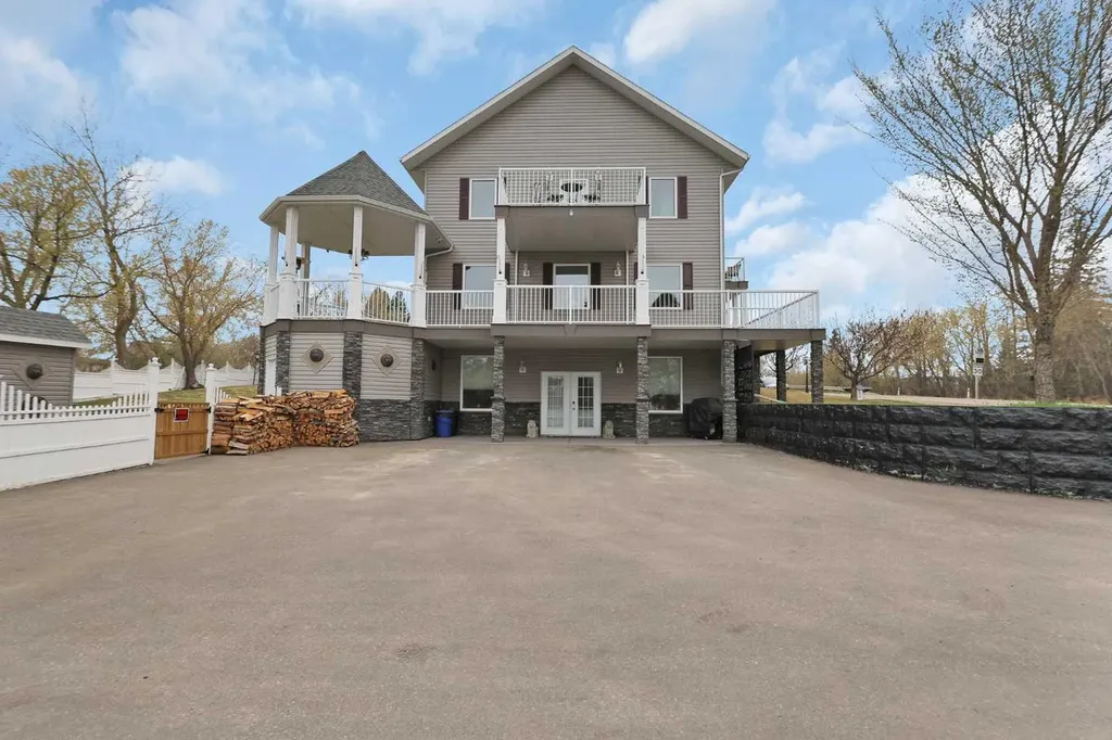 21 Rosedale Avenue Rural Lacombe County AB T4L 1Y4