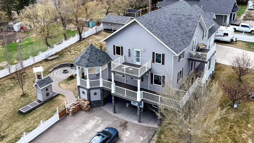 21 Rosedale Avenue Rural Lacombe County AB T4L 1Y4