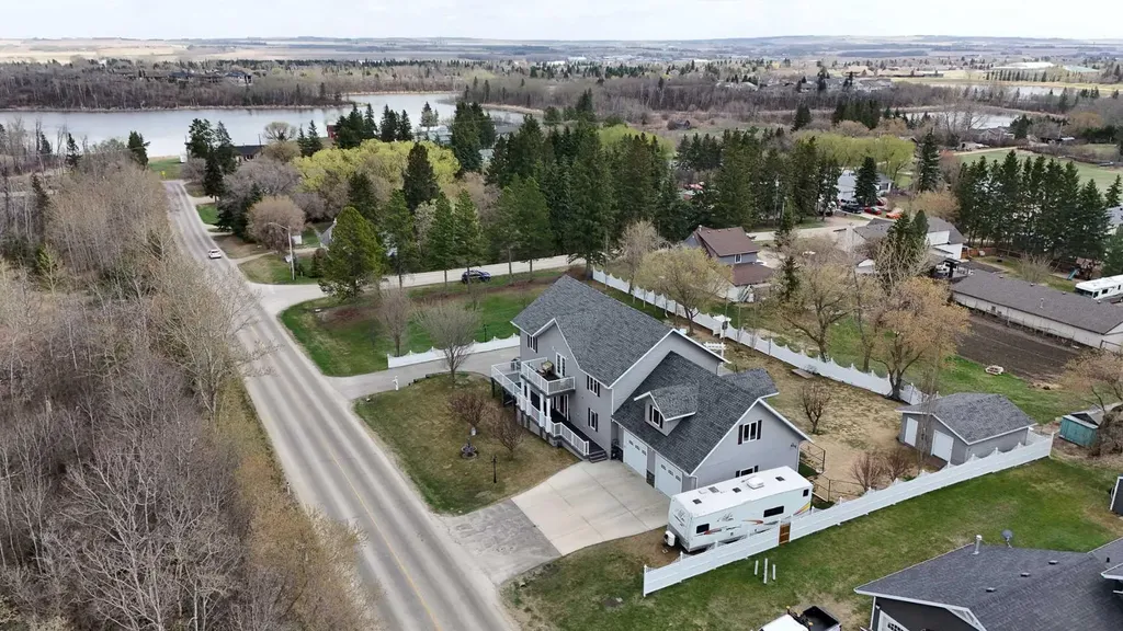 21 Rosedale Avenue Rural Lacombe County AB T4L 1Y4
