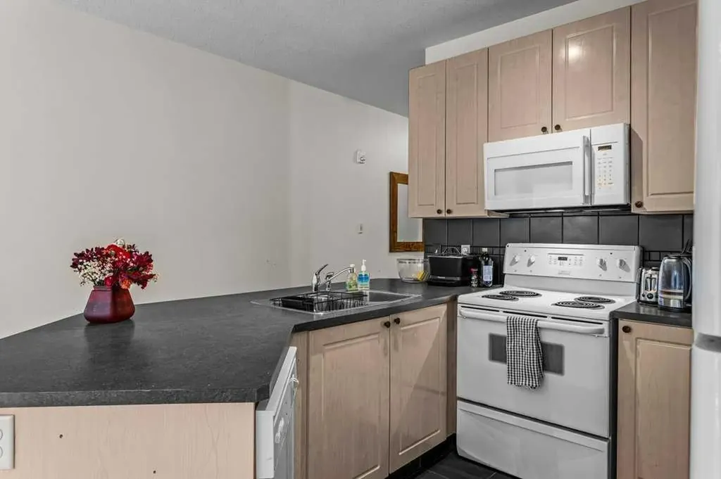 176 Kananaskis Way Canmore AB T1W 3E4