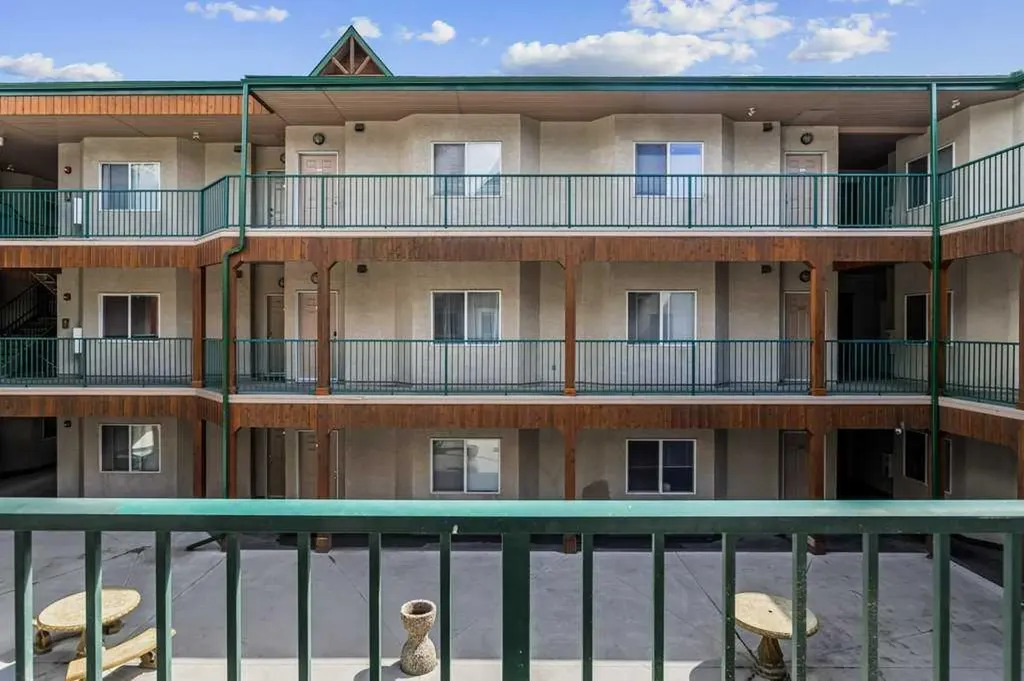 176 Kananaskis Way Canmore AB T1W 3E4