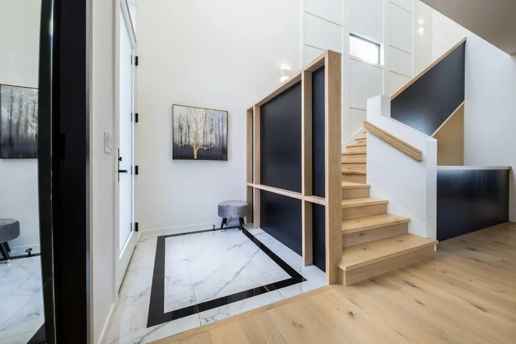 1308 17a Street NW Calgary AB T2N 2E9