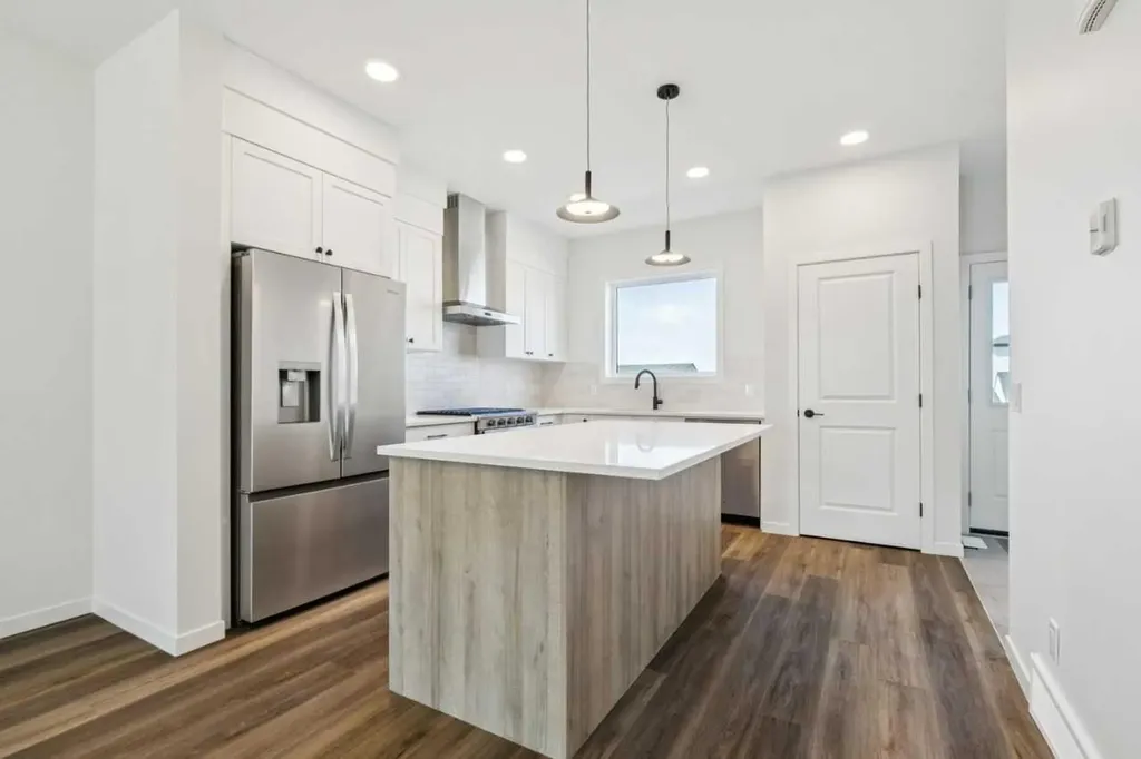 49 Bluerock Hill SW Calgary AB T2Y 0V7