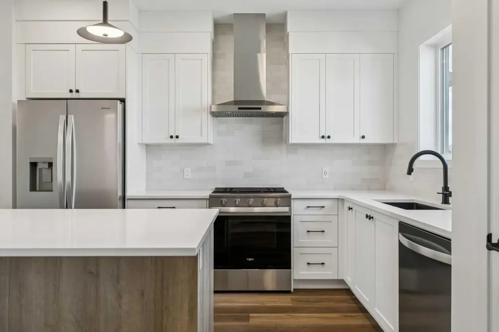 49 Bluerock Hill SW Calgary AB T2Y 0V7