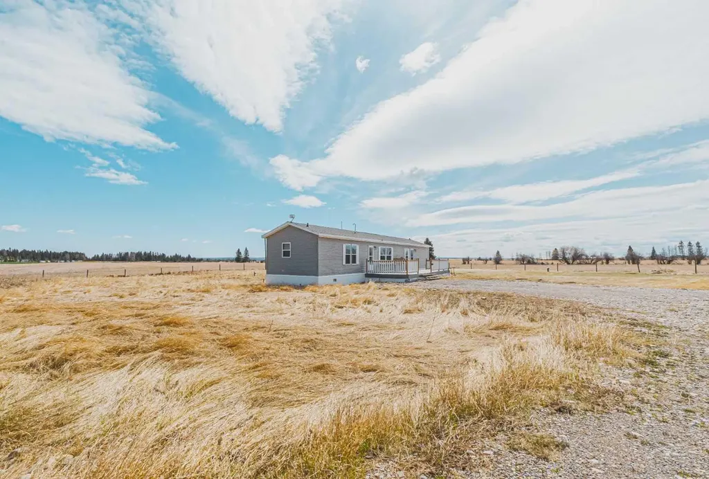 33035 Range Road 60 Rural Mountain View County AB T0M 1X0