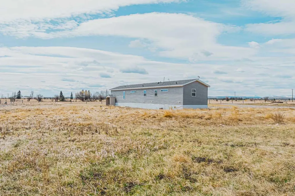 33035 Range Road 60 Rural Mountain View County AB T0M 1X0