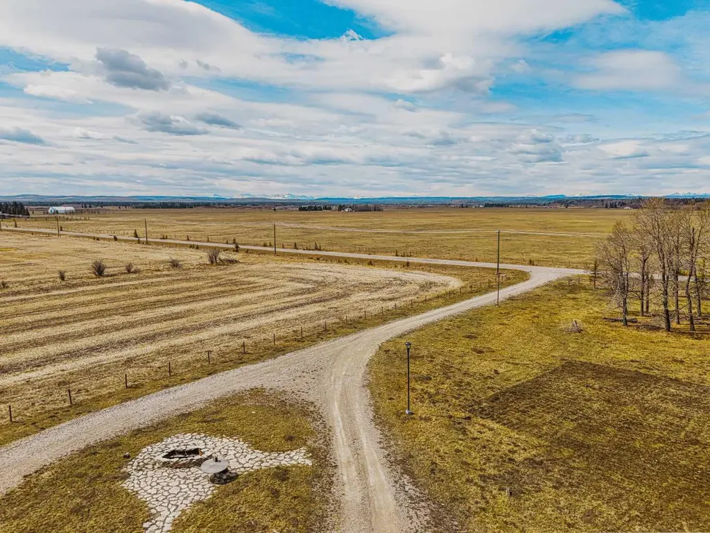 33035 Range Road 60 Rural Mountain View County AB T0M 1X0