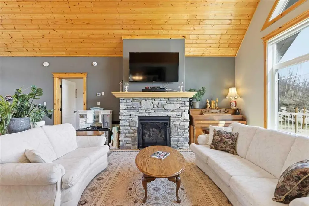 #160, 2032 Highway 622 Telfordville AB T0C 2P0