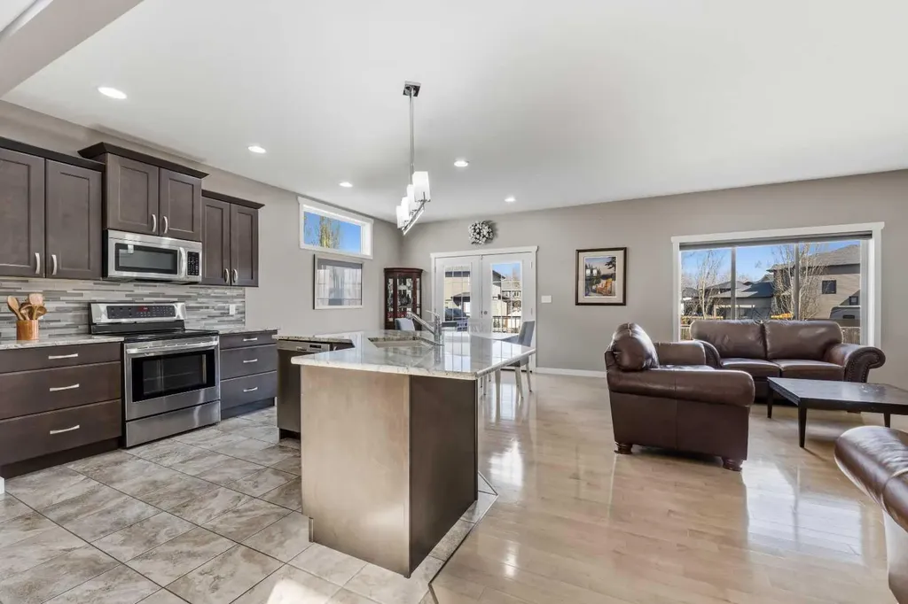 3514 55 Avenue Whitecourt AB T7S 0C1