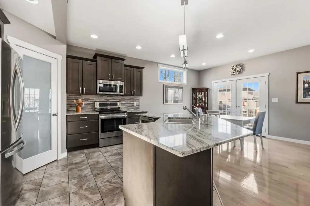 3514 55 Avenue Whitecourt AB T7S 0C1